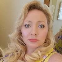 Katherine Mee's Instagram, Twitter & Facebook