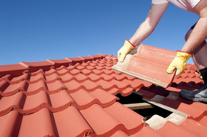 6 Benefits of Replacing an Old Roof in Puyallup, WA