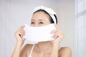 角栓がずっと取れないということはある 年齢に負けないスキンケアコラム duo運営 角栓 スキンケア 重曹 洗顔