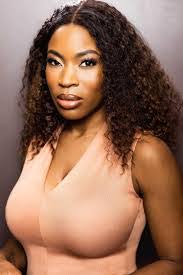 Nell Mccoy's Instagram, Twitter & Facebook