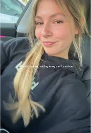 Carly Quinlan's Instagram, Twitter & Facebook