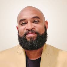 Derek Pollard's Instagram, Twitter & Facebook