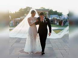 Priyanka chopra and nick jonas got married over the weekend with not one but two lavish ceremonies honoring their different cultures. Priyanka Chopra Wedding Veil Photos Memes On Priyanka Chopra S Beautiful 75 Feet Wedding Veil Becomes The Source Of Laughter