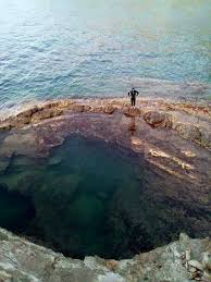 الصورة من بلدية فلفلة بجانب شاطئ واد الصابون مسبح طبيعي بسكيكدة الجزائر travel destinations africa africa honeymoon vacation spots