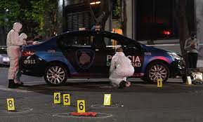 La policía nacional está con el peregrino. El Gobierno Decreto Duelo Nacional Por La Muerte Del Policia Apunalado En Palermo