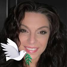 Sharon Dippold's Instagram, Twitter & Facebook