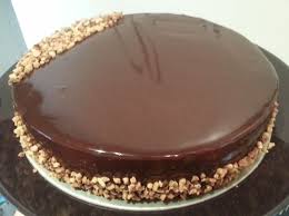 Dacquoise Noisette Praline Feuilletine Mousse Chocolat Et Glacage Miroir Decor Pralinettes Dacquoise Noisette Mousse Au Chocolat Royal Chocolat