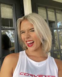 POV: you're taking pictures of me as I struggle with posing