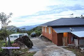 Ia merupakan sebuah rumah dua tingkat #fikiran kita tentang hotel di kundasang no 2 = bajet, ada pilihan bilik, sesuai untuk yang bercuti sebagai kumpulan, dan mempunyai kemudahan tambahan. Penginapan Murah Dan Best Di Kundasang Dan Kota Kinabalu