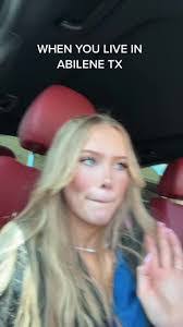 Shannon Mclane's Instagram, Twitter & Facebook