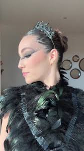 🦢🖤🖤 #halloween #costume #blackswan