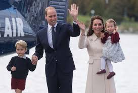 During a tour in september 2012 to mark her diamond jubilee they became a family of three when kate gave birth to prince george in july 2013. Aedawyra6psv2m