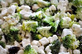 Salade De Brocoli Et Chou Fleur Avec Une Vinaigrette A La Mayonnaise Recette Salade Brocoli Choux Fleurs Salade Brocoli Chou Fleur
