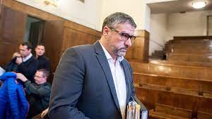 György simonka (born march 14, 1974) is a hungarian businessman and politician, member of the national assembly (mp) for mezőkovácsháza (békés county constituency vii) from 2010 to 2014, and for orosháza (békés county constituency iv) since 2014. Simonka Gyorgy Tagad Es Megtiltotta Hogy Fenykepek Keszuljenek Rola A Birosagon 24 Hu