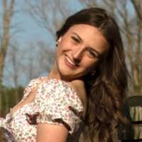 Emily Lunt's Instagram, Twitter & Facebook