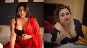 Beautiful indian sexy model saree front & back posing idea 