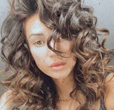 But occasionally, hollywood stars forgo the tools and teams they work with to embrace their natural styles. 16 Celebrities Embracing Natural Hair Texture Michelle Keegan Lisa Faulkner More Hello