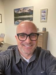 Michelle Ringer's Instagram, Twitter & Facebook