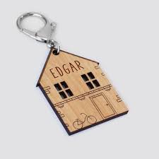 Porte Cles Personnalise Medaille Gravee Bois Maison Citadine Achat Vente Porte Cle Personnalise Porte Cle Bois Grave