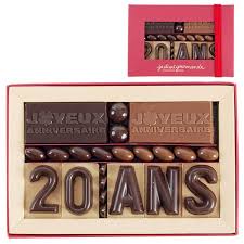 Boite De Chocolat Pour Un Anniversaire A Personnaliser Chocolat De Qualite Boutique De Chocolat Boite Chocolat Chocolat Personnalise