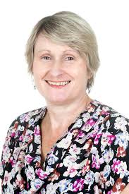 Karen Trimmer's Instagram, Twitter & Facebook