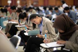 Beasiswa ini ditujukan bagi mahasiswa yang sedang menempuh kuliah semester empat jenjang sarjana dan diploma 4. 700 Mahasiswa Yogyakarta Ikuti Proses Seleksi Djarum Beasiswa Plus Halaman All Kompas Com