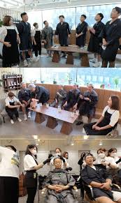 세계 휴대폰 시장 점유율 3위인 삼성 휴대폰은 1/4분기 호전된 실적을 발표한 반면 세계 2위 모토롤라는 2년여만에 최악의 실적을 18일 (현지시간) 발표했다. Ghnbn8sskfiucm