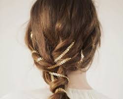 Aquí te explicamos cómo usarla y los beneficios que tiene para tu pelo. Cadenas Para El Cabello El Accesorio Que Marca Tendencia En La Moda Radio Mitre