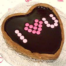 Giant Heart Shaped Cookie Cake Topped With Fudgy Chocolate Ganache With A Diy Disposable Heart Shaped Foil Pan Tuto Fudgy Chocolate Cake Toppings Fun Desserts