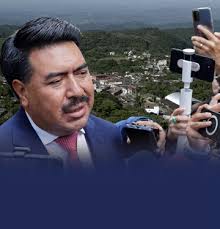 Presenta Lupita Cuautle a su gabinete