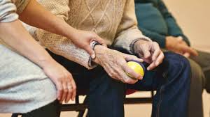Signes annonciateurs, solutions pour vivre avec. L Evolution De L Alzheimer A Quoi S Attendre Eugeria