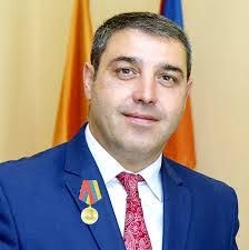 Abraham Tanielian's Instagram, Twitter & Facebook