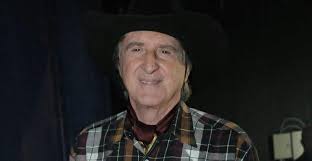 Sergio bavani é o nome real de sérgio reis, nascido no dia 23 de junho de 1940 na cidade de são paulo, mais precisamente no bairro de santana. Nao Olha No Olho De Tanta Vergonha Diz Mulher De Sergio Reis Apos Mal Estar