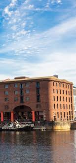 ˈlɪvəpuːl] ist eine stadt mit rund 495.000 einwohnern und ein metropolitan borough im nordwesten englands. Liverpool In Grossbritannien Auf Einer Kreuzfahrt Entdecken