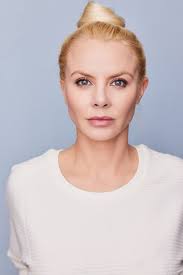 Carly Harper's Instagram, Twitter & Facebook