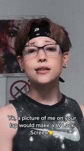 Lola Wallpaper Couple