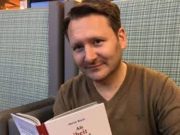 Syke: Martin Busch stellt auf Lesung Aphorismen in der Bibliothek vor