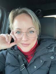 The holidays bring out the heart of the home — shared meals, warm laughter,  peaceful moments, and the comfort of being surrounded by the people who  matter most. In my new podcast