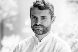 Mangia da Enrico Bartolini, lo chef più stellato d'Italia e resta  sconvolta: cosa le hanno