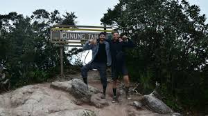 The trek requires you to be mentally and physically fit. Gunung Tahan Trekking Taman Negara Malaysia