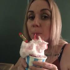 cassie barton (@xcassiebartonx)