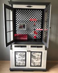 Satistadir Ingiliz Annie Sloan Marka Boya Ile Yenilenmis Tasarim Vitrinimiz Kampanyali Fiyati Ile Satistadir Arkadaslar 2020 Mobilya Yenileme Furniture Mobilya