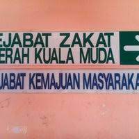 Kata zakat berasal dari bahasa arab زكاة atau zakah yang berarti bersih, suci, subur, berkat, dan berkembang. Pejabat Zakat Daerah Kuala Muda 311 H Tingkat 1 Bangunan Zakat