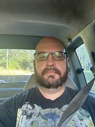 Hey there, single men! I'm 62, divorced in Madison, Wisconsin, dreaming of  love.