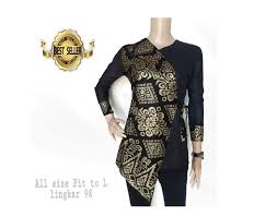 Desain seragam kantor saat ini banyak di dominasi dengan jenis kemeja, polo, ataupun model batik. 18 Rekomendasi Batik Kerja Wanita Untuk Tampilan Stylish Dan Profesional Bukareview