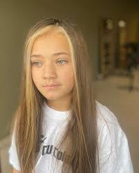 Candace Cole's Instagram, Twitter & Facebook