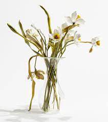 Fresh And Wilting Glass Flowers By Lilla Tabasso Explore The Nature Of Ephemerality Glass Flowers Glass Art Sculpture Glass Wall Art