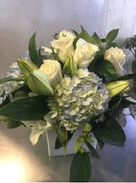 Upper west side is the neighborhood where tom hanks and meg ryan lived in you've got mail. Upper West Side Arrangement New York City In New York Ny City Wide Flower Plants