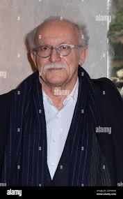 Yahn hi-res stock photography and images