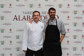 Enrique sánchez se pone al frente de 'cocina con clan', que se emite los domingos y con microespacios diarios. Cocineros Al Laboratorio Cosasdecome Sevilla